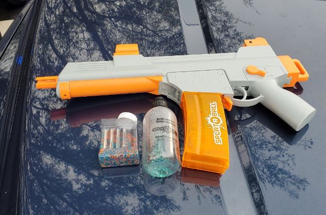 Estudiante de Volusia recibe cargos por disparar bolas de gel a un empleado de su secundaria