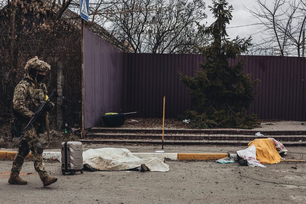 Ucrania denunció ataque ruso al teatro de Mariúpol que servía de refugio a "cientos" de personas