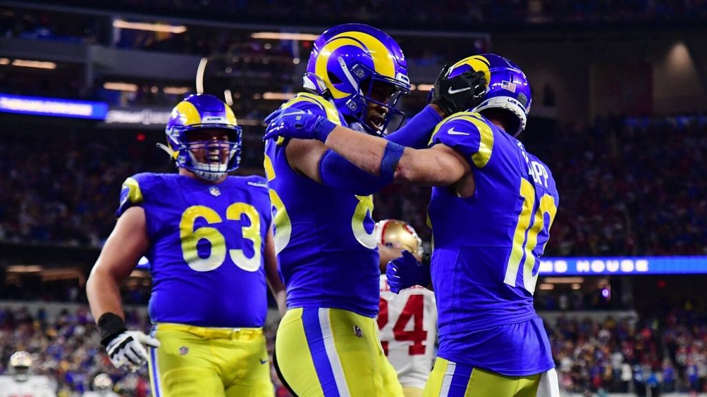 Los campeones Rams amarran a Travin Howard y ahora van por Aaron Donald