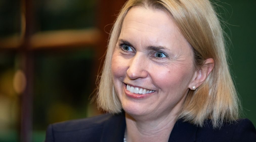 Bridget Brink, la nueva embajadora de EEUU en Ucrania, habla ruso y ha estudiado eslovaco, serbio, georgiano y francés