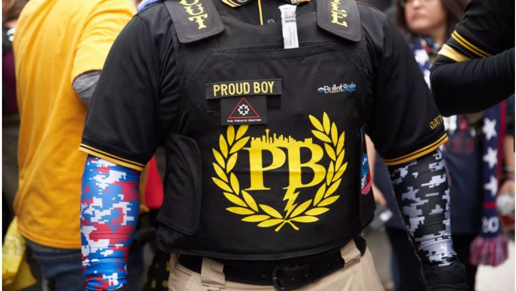 Uno de los líderes de Proud Boys se declara culpable y colaborará en la investigación del asalto al Capitolio