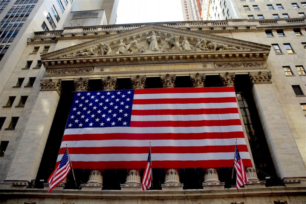 La economía de EEUU se contrajo un 0,4 % en el primer trimestre del año