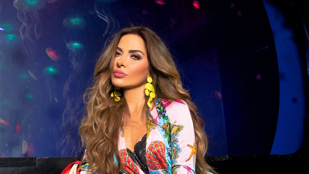 Gloria Trevi publica su nuevo álbum de estudio, "Isla Divina"