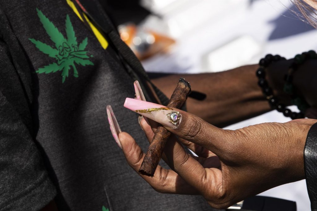 Nicaragua debería discutir la legalización del cannabis, afirmó el hijo de Ortega