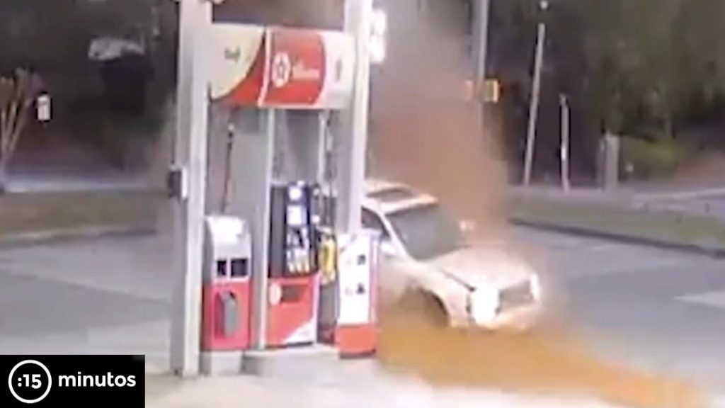 Hombre drogado voló en su auto y se estrelló contra una gasolinera en Georgia
