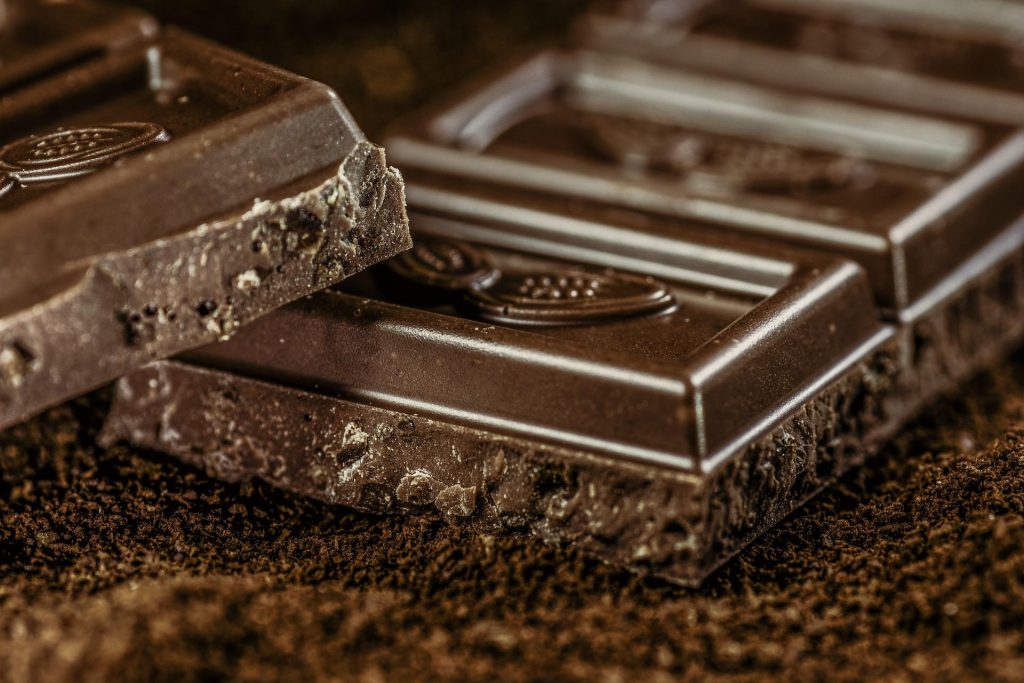 OMS confirma 151 casos de salmonelosis vinculados a consumo de chocolate