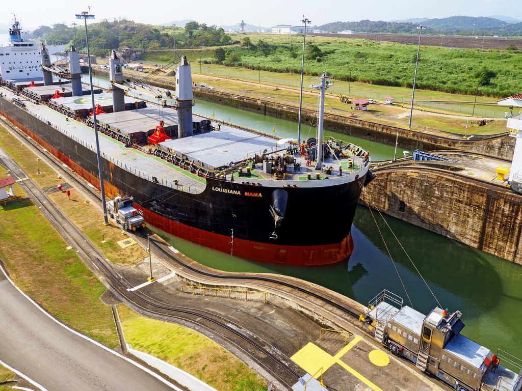Crisis del gas en Europa afecta el paso de buques de GNL por el Canal de Panamá