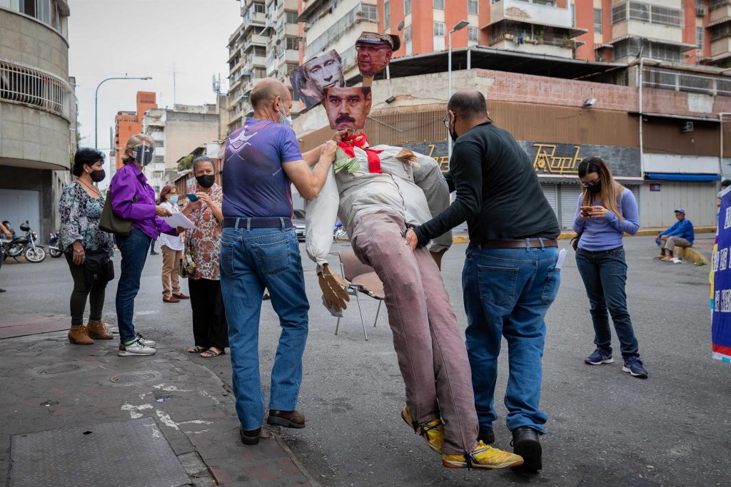 68 opositores dirigen una carta a Biden pidiendo más sanciones contra la tiranía venezolana