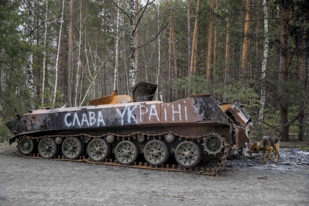 Rusia dice que Kiev prohibe rendirse a los militares sitiados en Mariúpol