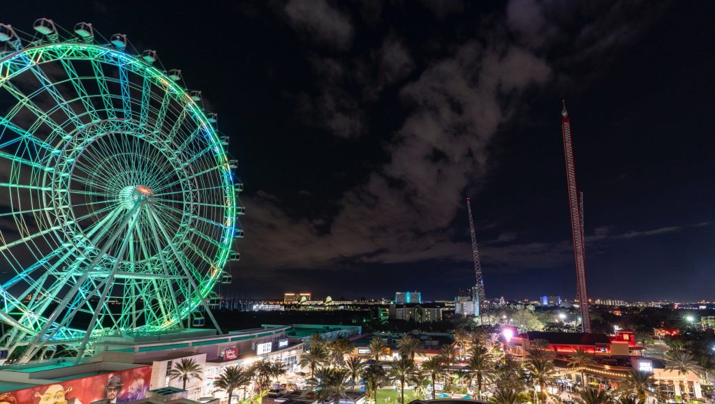 Demandó al parque la familia del joven que murió al caer en una atracción en Orlando