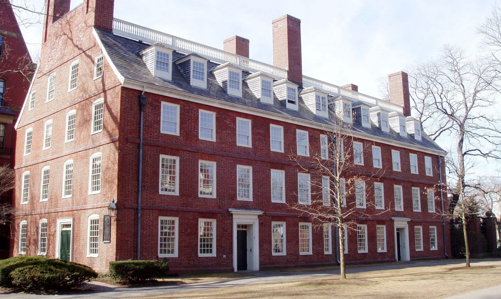 Con fondo de US$100 millones Harvard espera abordar su complicidad con la esclavitud