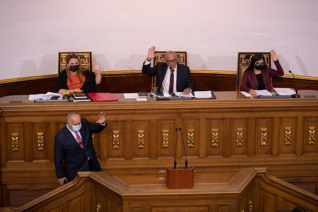 Asamblea madurista designa a los 20 nuevos magistrados del Supremo en Venezuela