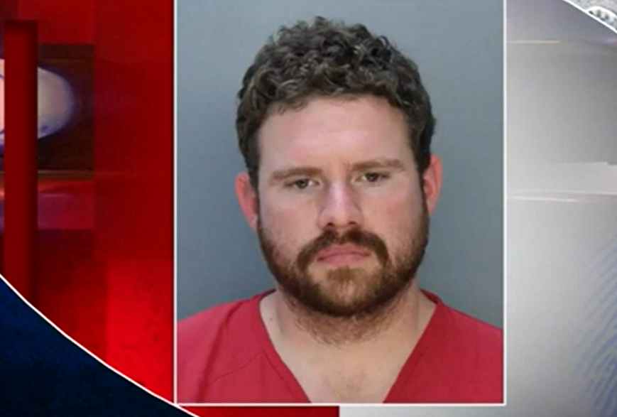 Acusan a un policía de Miami por posesión de pornografía infantil