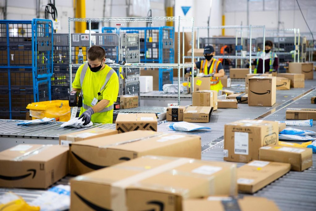 Trabajadores de Amazon ganan el pulso al gigante tecnológico y crean su primer sindicato en EEUU