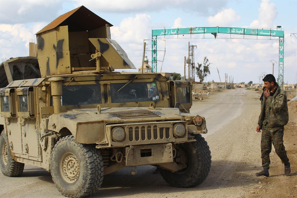 4 soldados de EEUU heridos en ataque contra una base en el este de Siria