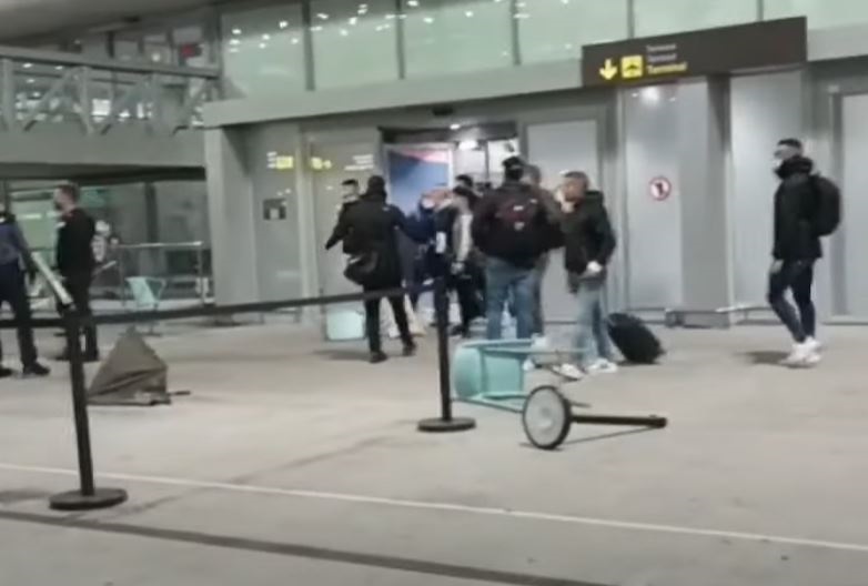6 ultras de fútbol detenidos por el altercado que se produjo en marzo en el aeropuerto de Málaga