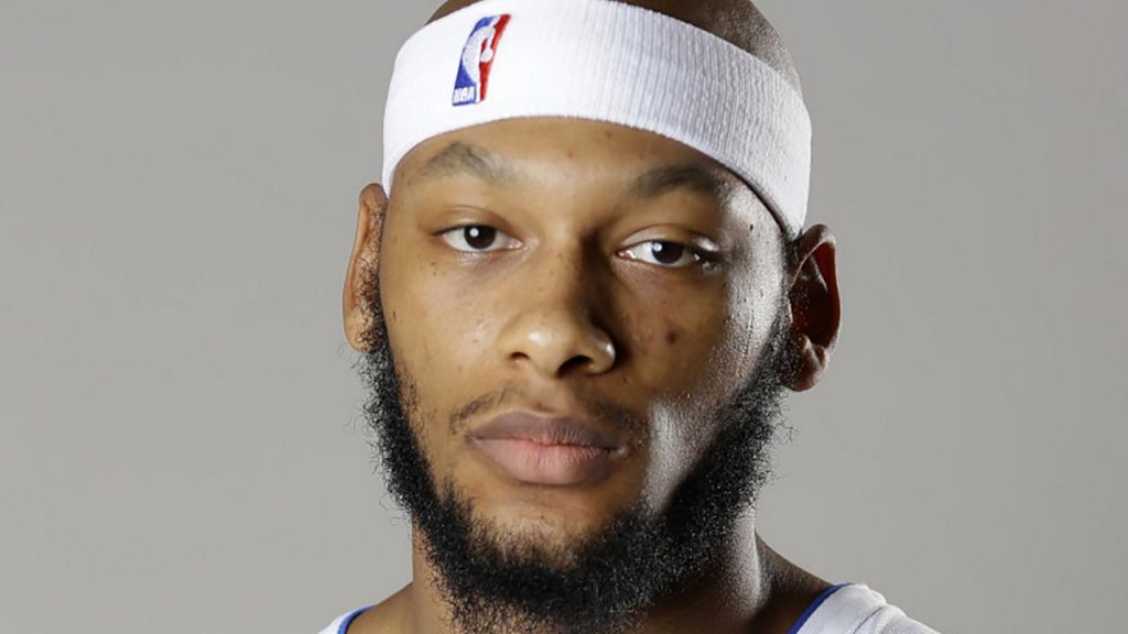 Cambiar la alineación del texto Muestra más herramientas del bloque Asesinan a un exjugador de la NBA en Orlando