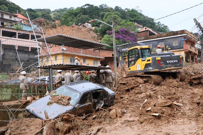 Sube a 84 la cifra de muertos y de 56 desaparecidos por lluvias en Pernambuco