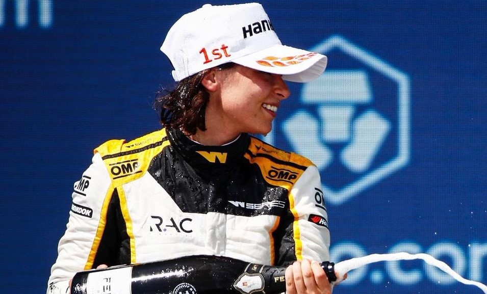 La británica Jamie Chadwick ganó la primera prueba de la W Series