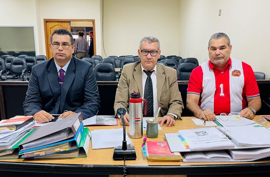 Condenan a Chilavert a un año de prisión por difamar a titular de la Conmebol