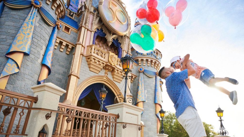 Senador republicano busca arrebatar a Disney derechos especiales de copyright