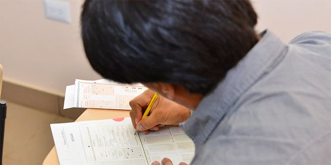 Hombre concurre 26 veces a examen chino para estudiar en universidad soñada