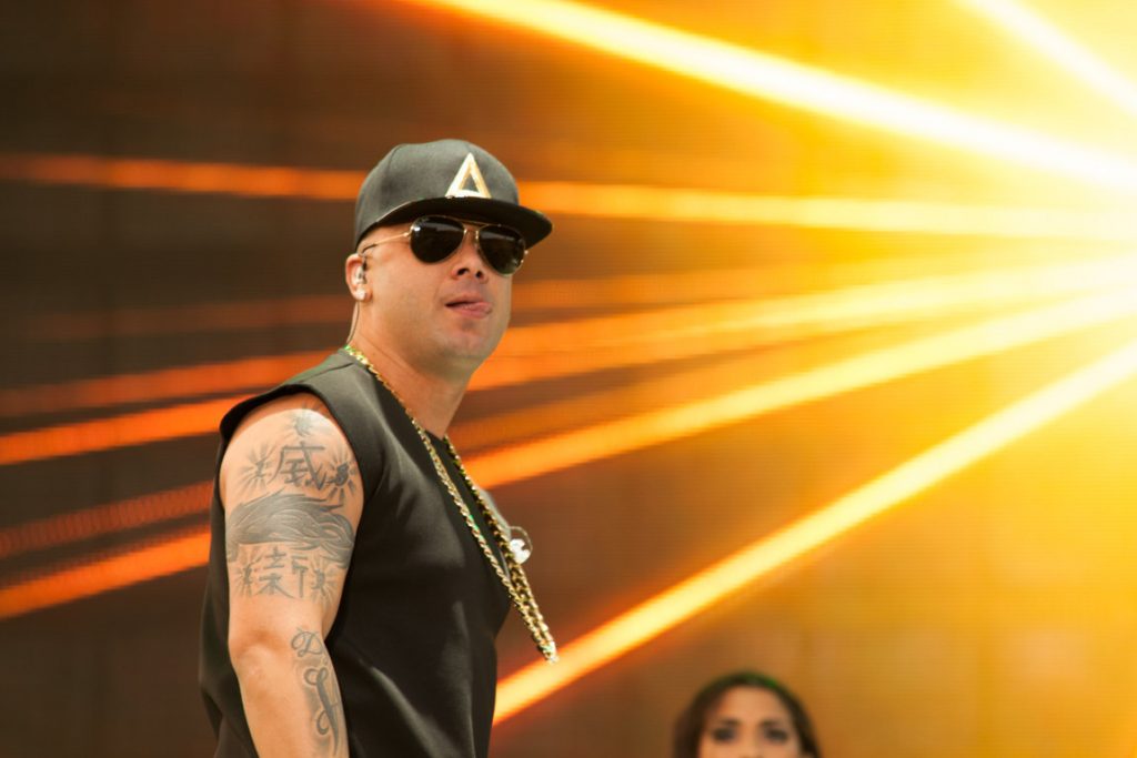 Wisin firma a la exponente Dreah a su sello discográfico, La Base Music Group