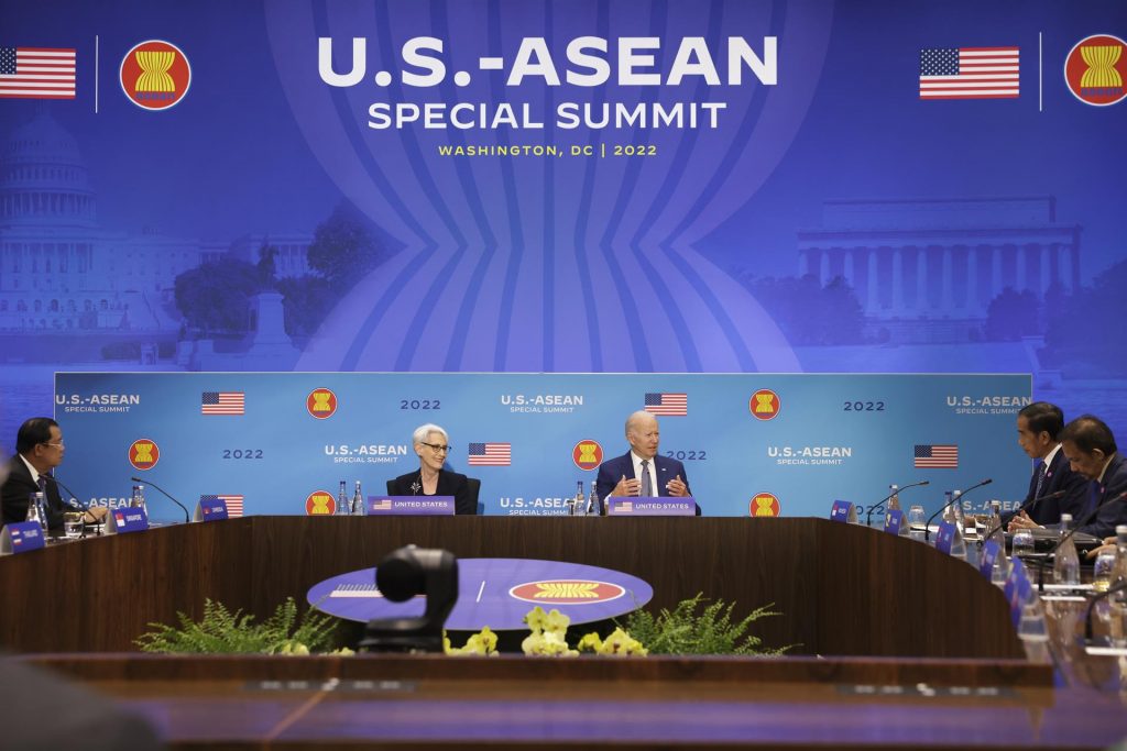 Biden inicia una "nueva era" de colaboración entre EEUU y la ASEAN