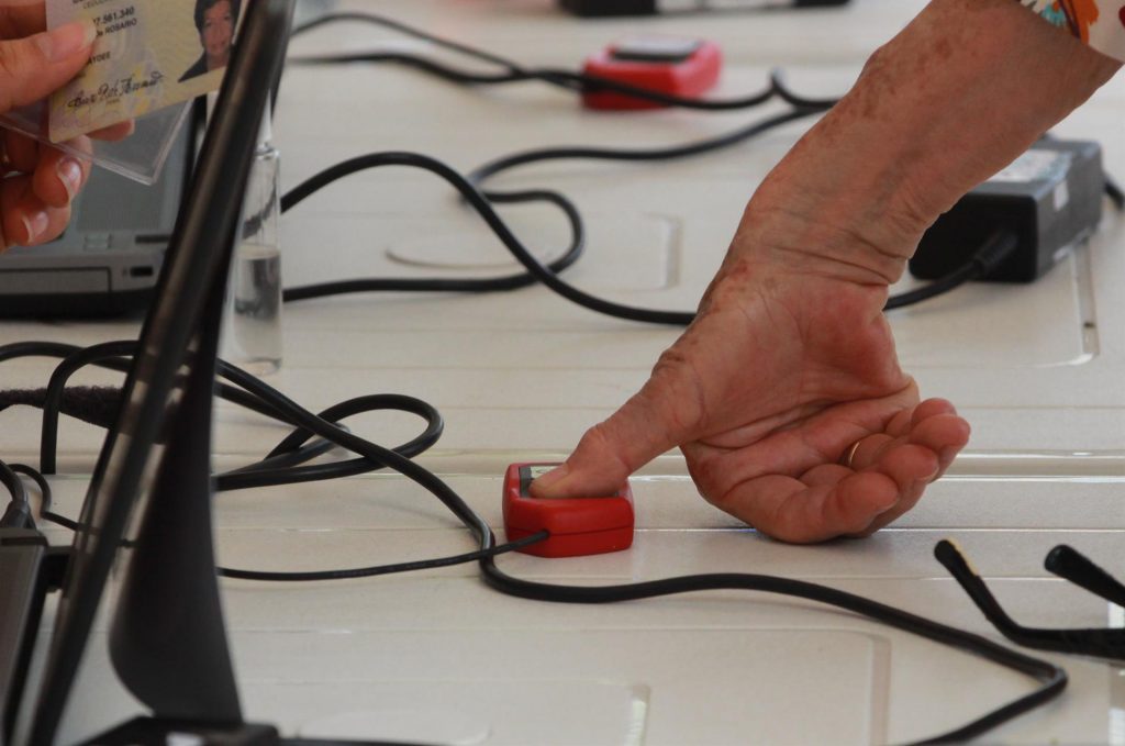 Los candidatos presidenciales expresan una desconfianza absoluta hacia la autoridad electoral de Colombia