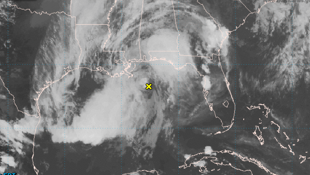 El Centro Nacional de Huracanes emite su primera alerta de clima tropical