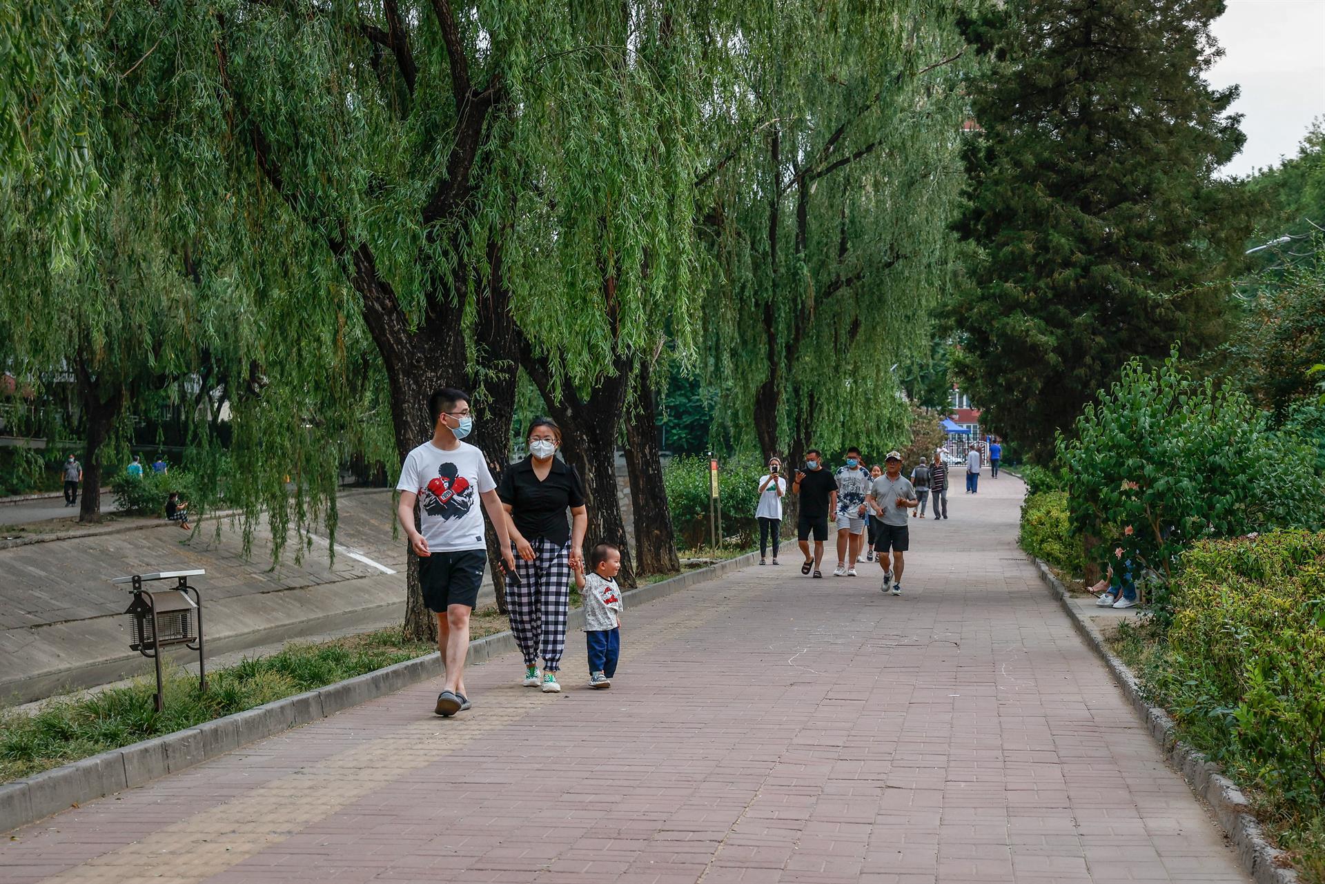 Anuncian inspección masiva de libros escolares en China por imágenes feas y pornográficas