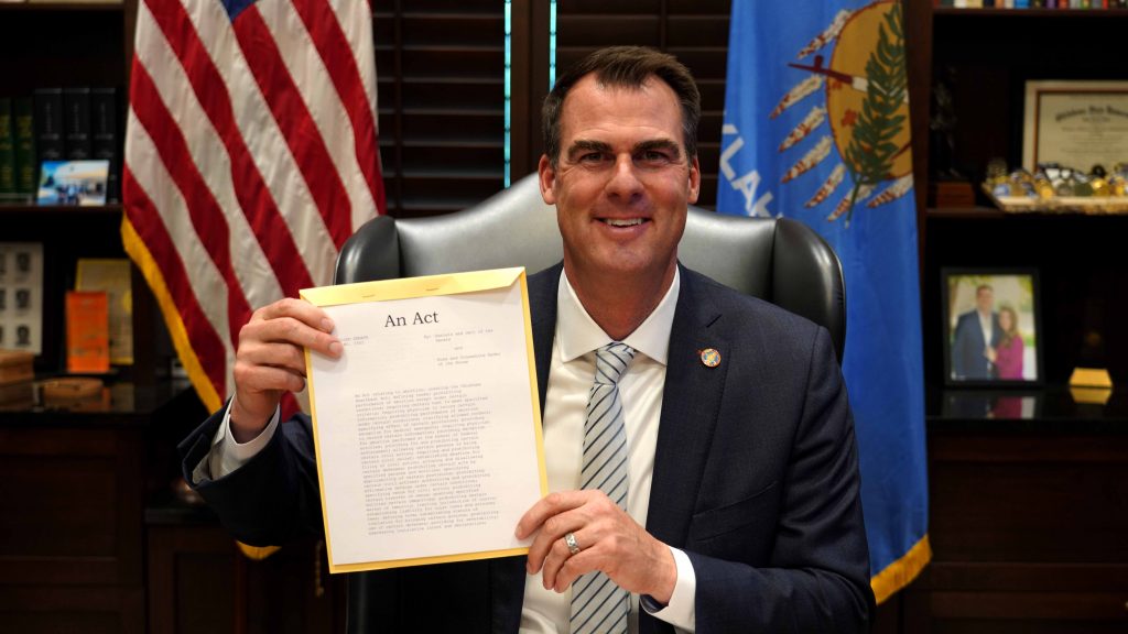Oklahoma prohibe el aborto a partir de las seis semanas de gestación