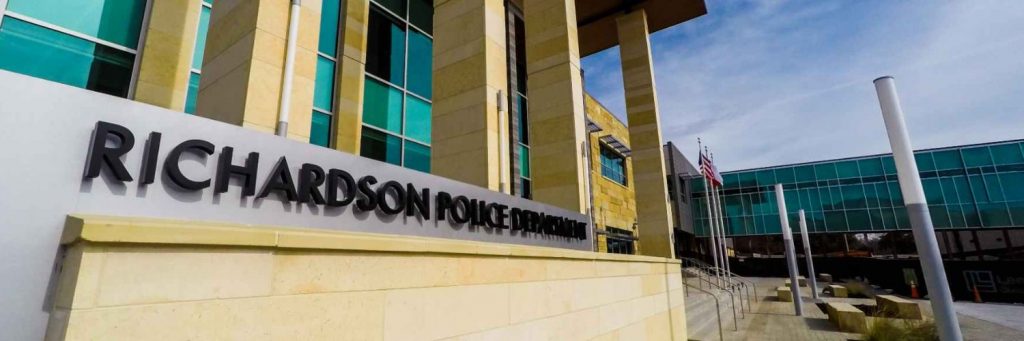 Arrestado un estudiante con dos rifles a las afueras de un instituto en Texas