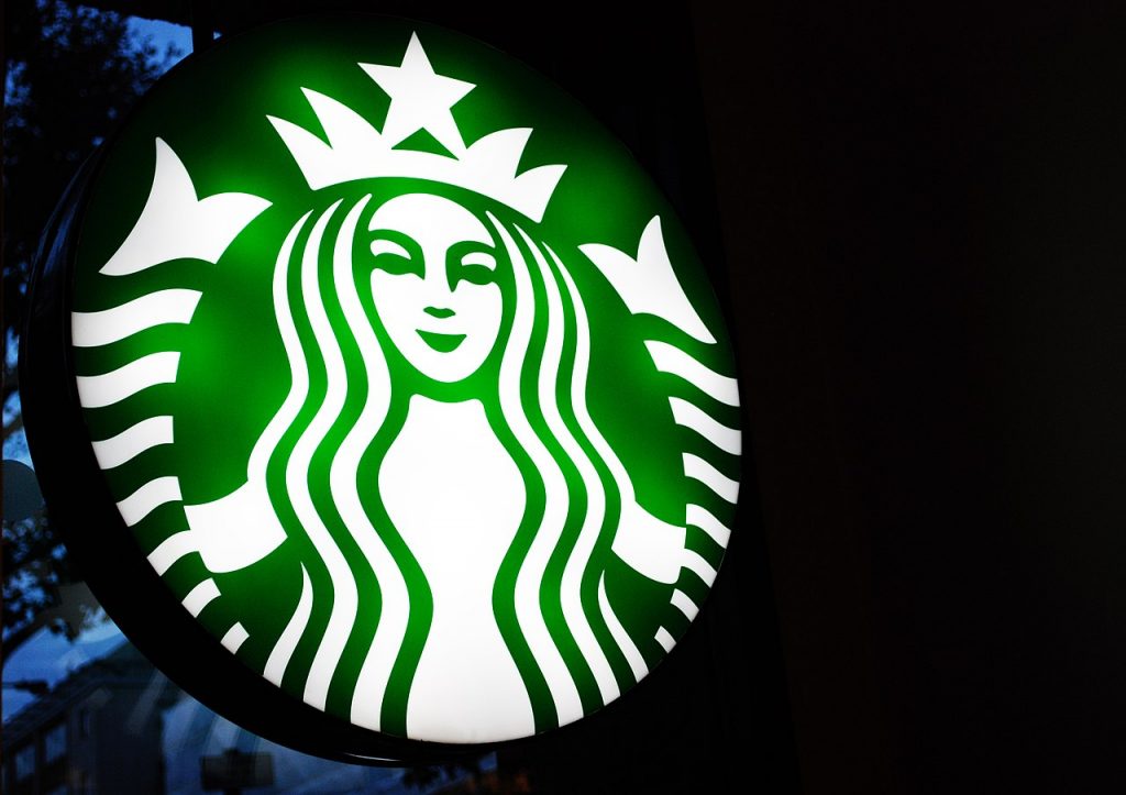 Reunión de Biden con sindicalistas de Starbucks no es bien vista por la empresa de cafeterías