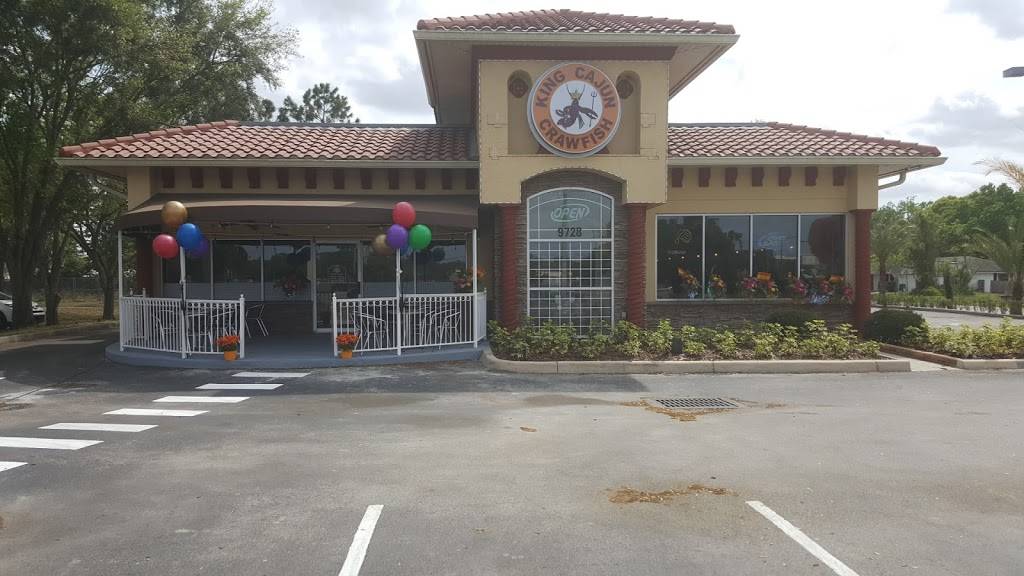 Video muestra a una mujer decir insultos racistas a una empleada asiática americana en restaurante de Orlando