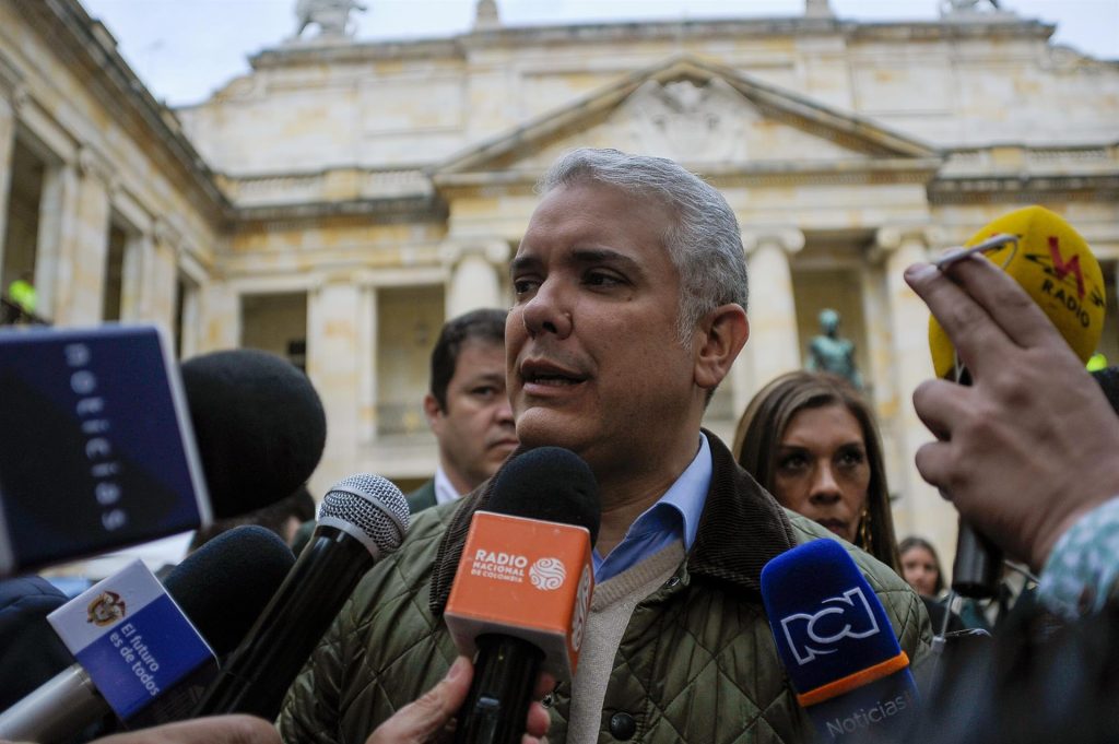 Duque reconoce a Petro pero asegura que la democracia "no se puede alterar"
