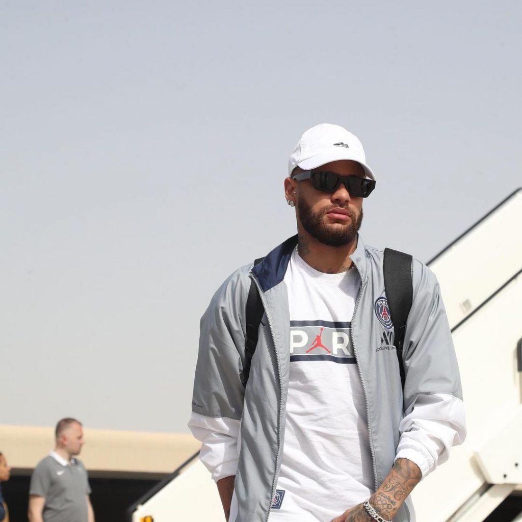 Neymar agradece mensajes y dice que percance con avión fue "solo un susto"