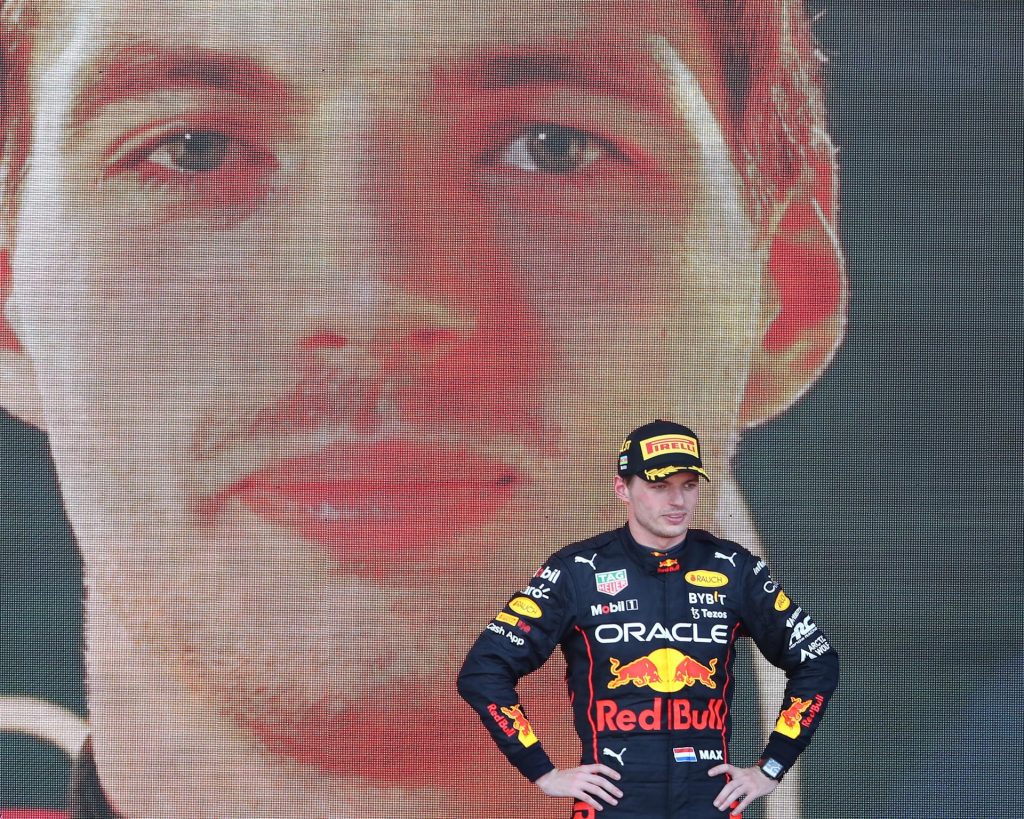 Quinta victoria del año para Verstappen en la carrera de Baku que Ferrari querrá olvidar