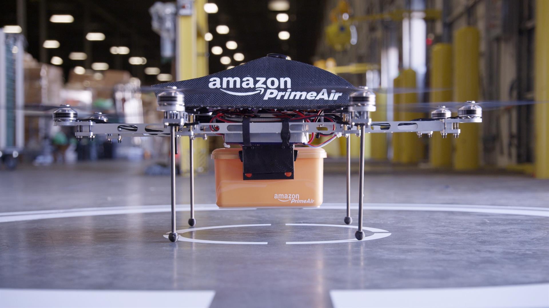 Pedidos de Amazon llegarán en drones este año en California