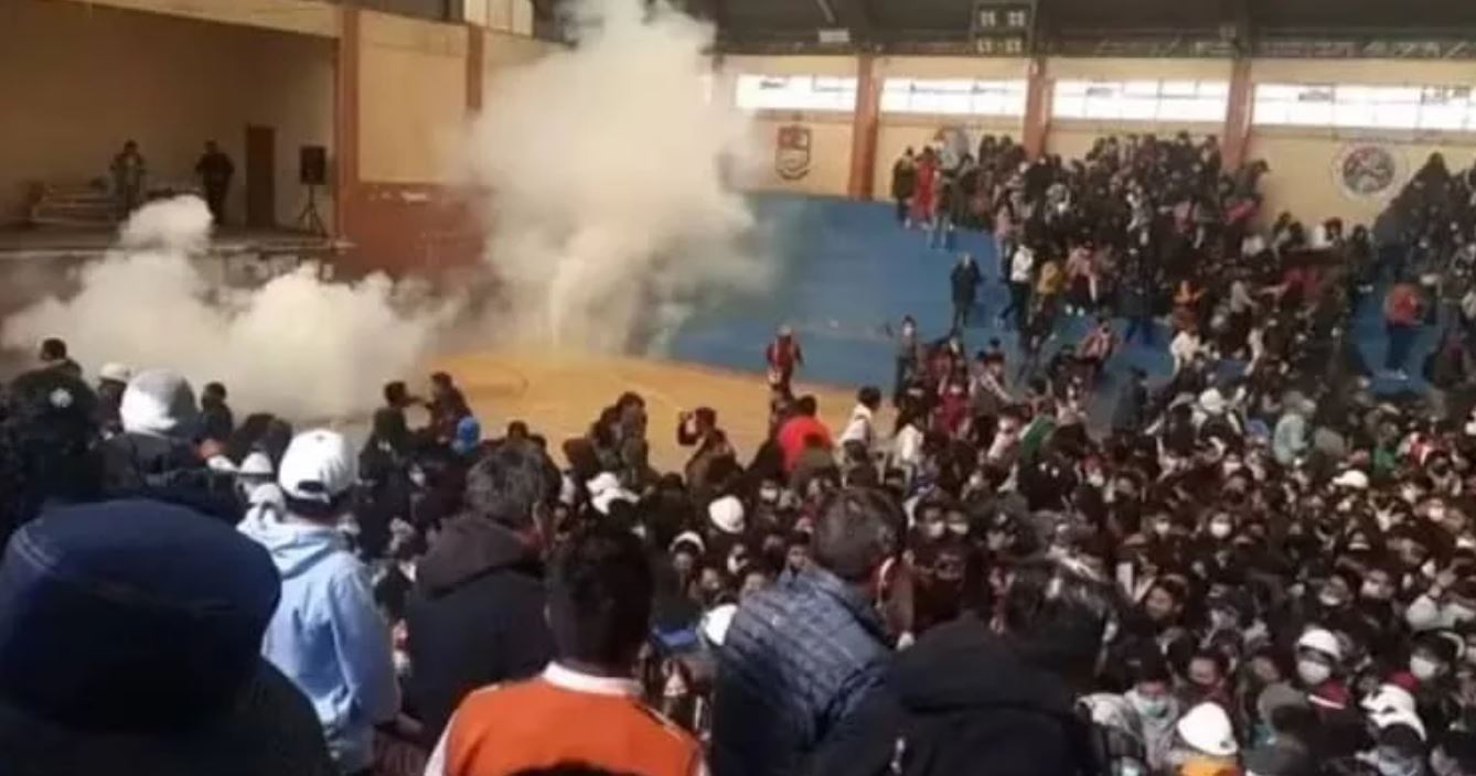 Muere una quinta estudiante tras una estampida en una universidad boliviana