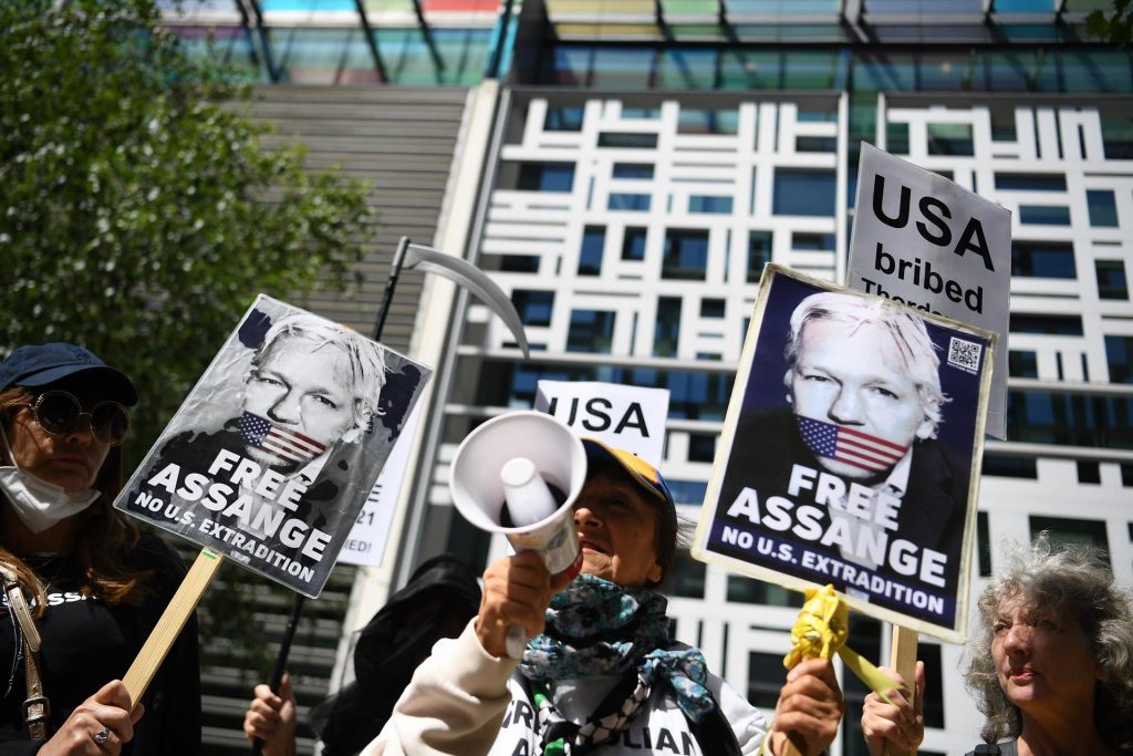 Assange presenta al Tribunal Superior un recurso contra su extradición a EEUU