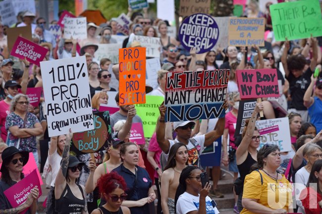 Centenares de personas se movilizaron a favor del aborto en Orlando