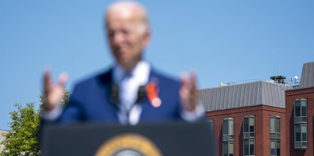 Se diluye el apoyo a Biden de los votantes del Partido Demócrata