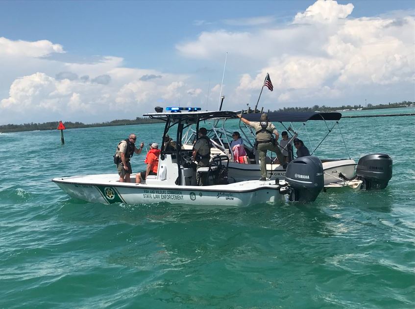 Extraen cuerpo de navegante de lago de Florida Central