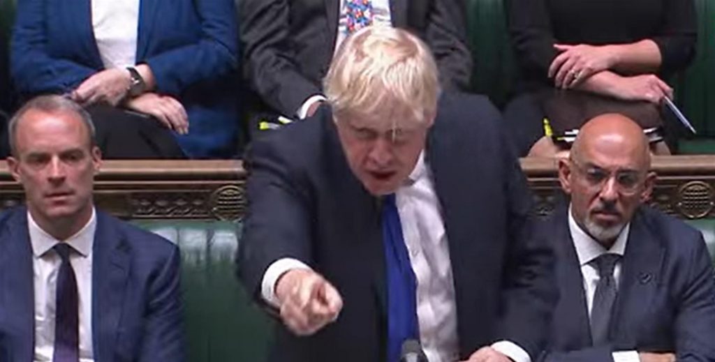 La intención de Johnson es seguir como primer ministro: "Eso es lo que voy a hacer"