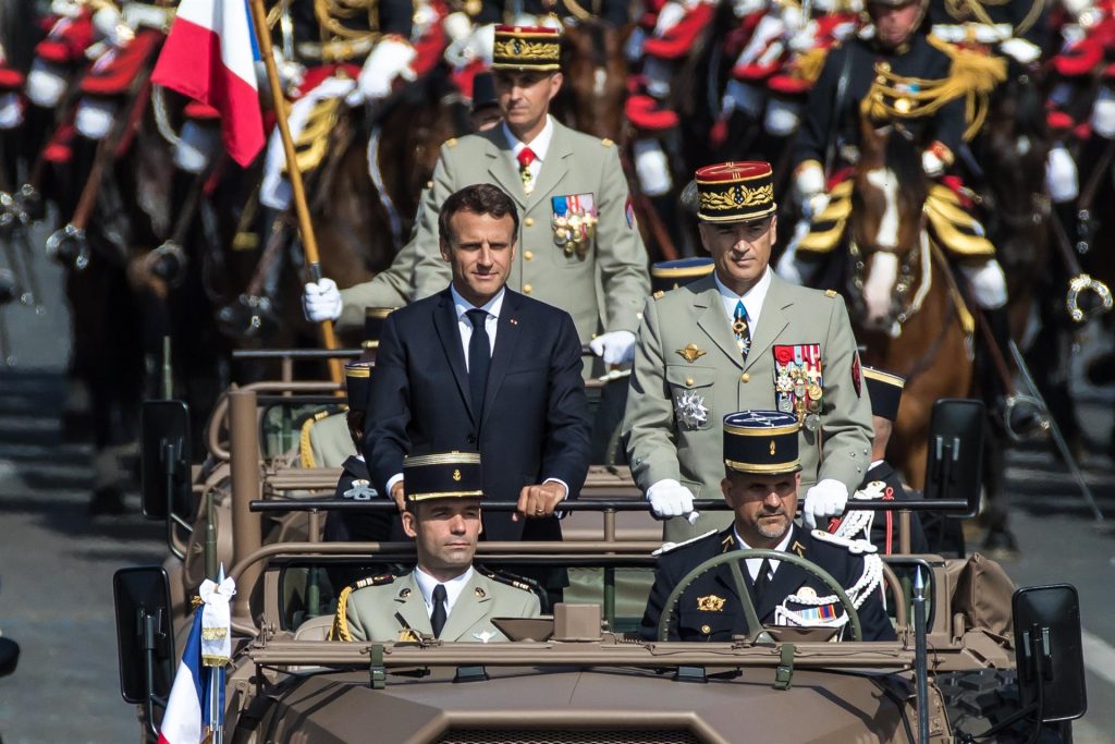 La guerra en Ucrania marcó el desfile del Día de la Bastilla, con Macron encabezando el festejo