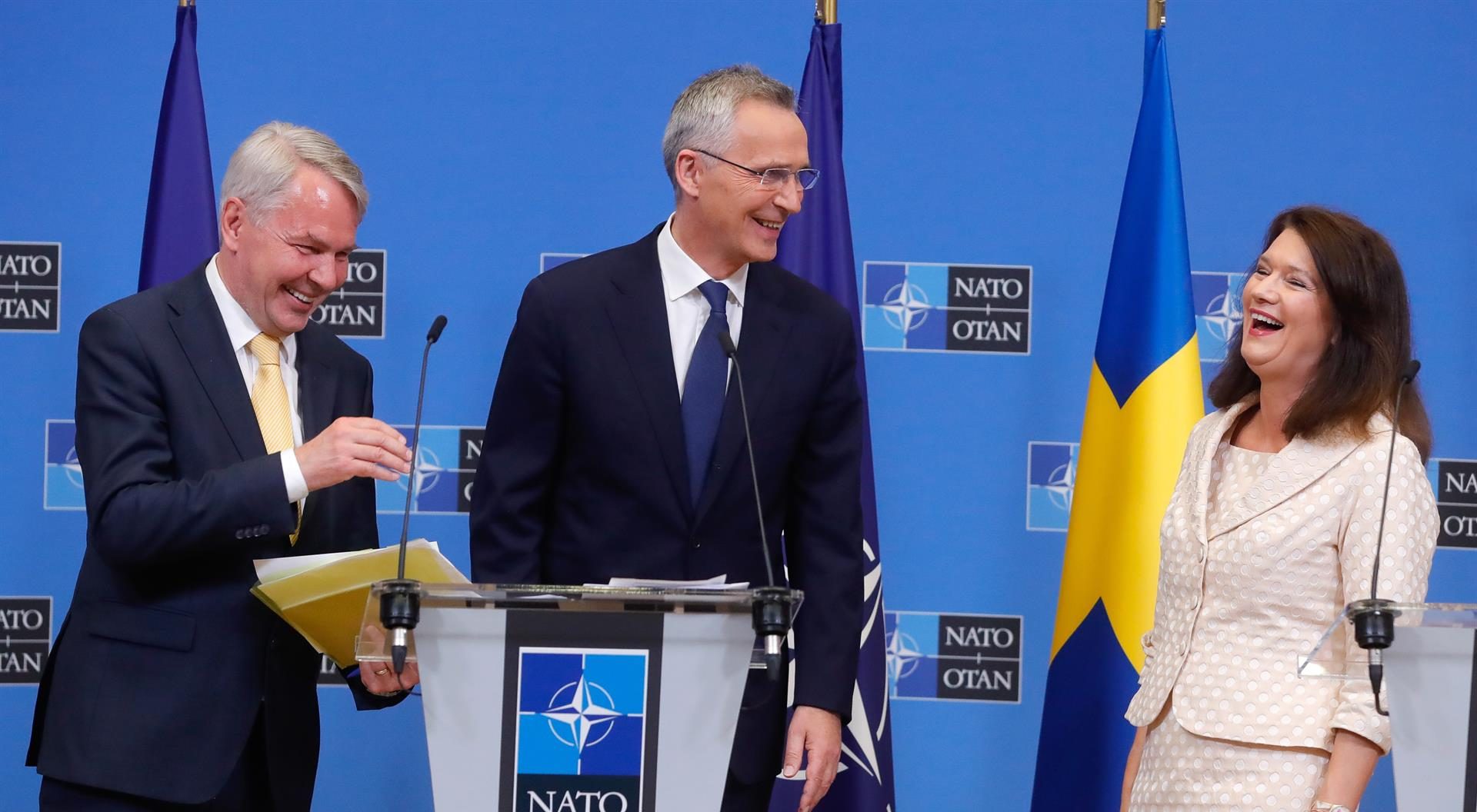 Los 30 países de la OTAN firman los protocolos de adhesión de Finlandia y Suecia Es un día histórico