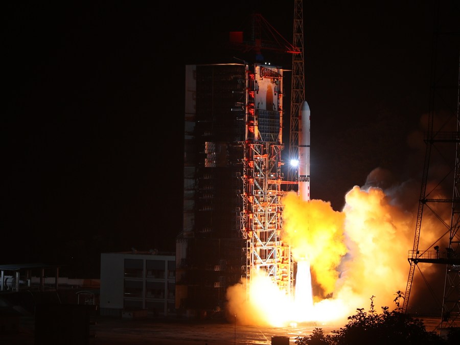Agencia Espacial china confirmó caída a tierra de restos del cohete y niegan "descenso descontrolado"