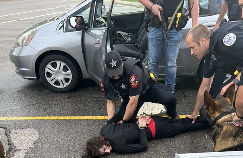 Autoridades informan la detención de Robert Crimo, sospechoso de tiroteo de Illinois