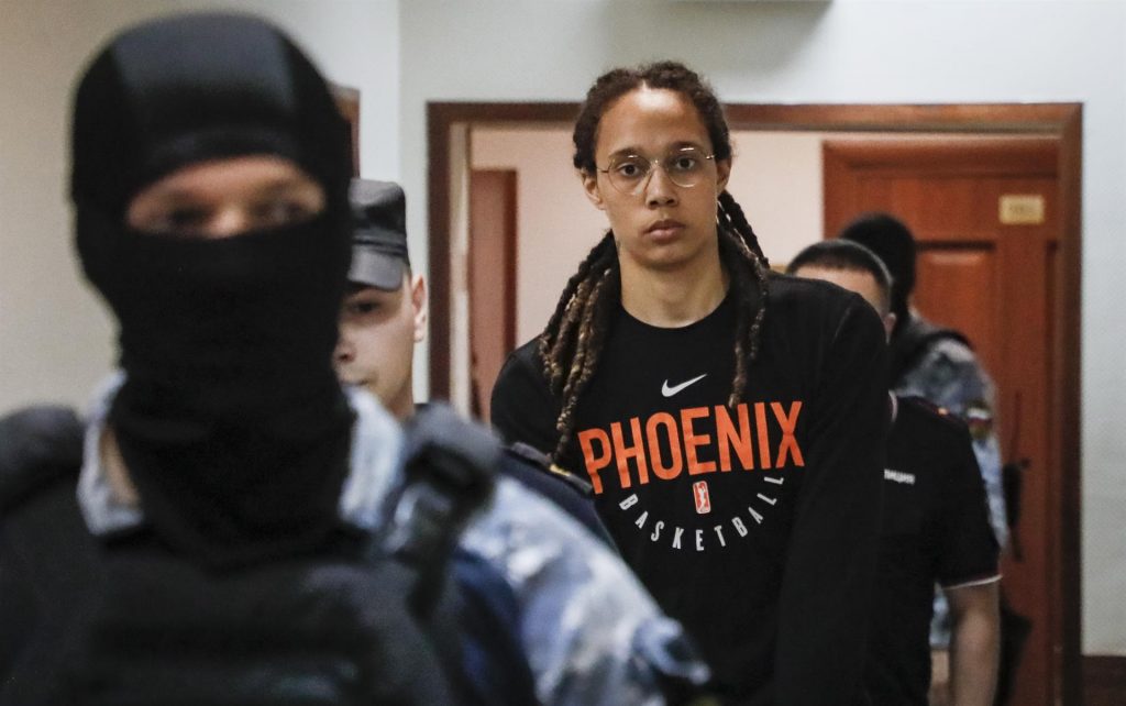 Brittney Griner admitió tener cannabis en sus pertenencias, pero criticó irregularidades en detención